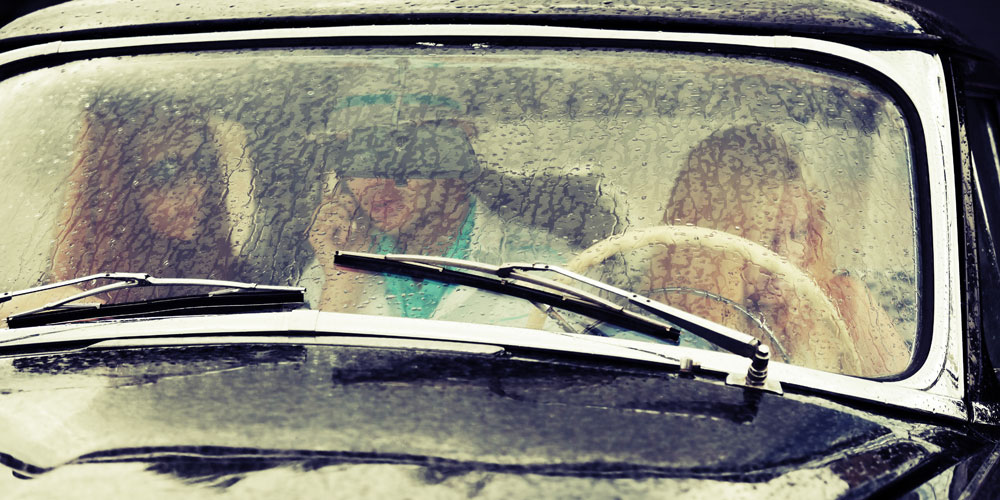 leaking windscreens perth girls stuck in the rain